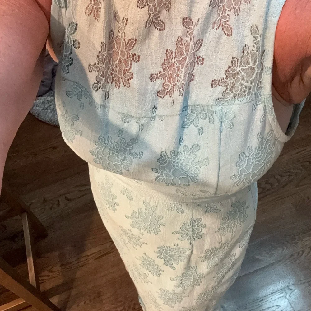 Elegant Blue Lace Dress - Picture 10 of 17